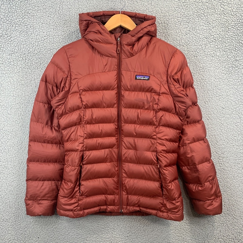Patagonia Women's Red Short Duck Down Puffer Jacket Hooded Quilted Zip Size S